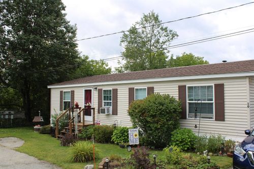 10 Hilltop Manor Mobile Home Park, Littleton, NH, 03561-5506 | Card Image