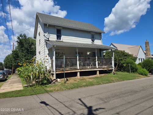 825 Susquehanna Ave, Berwick, PA, 18603-4657 | Card Image