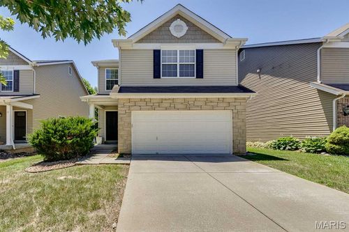 529 Parkgate Dr, Lake St Louis, MO, 63367-4385 | Card Image