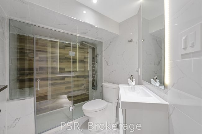 184 Strachan Ave, House attached with 5 bedrooms, 5 bathrooms and 1 parking in Toronto ON | Image 37