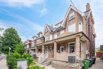 250 St Clarens Ave, Home with 4 bedrooms, 4 bathrooms and 3 parking in Toronto ON | Image 2