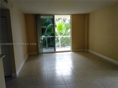 402-5091 Nw 7th St, Miami, FL, 33126-3471 | Card Image