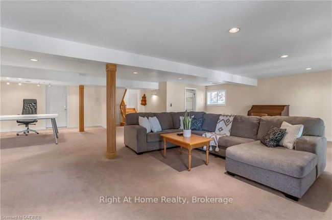 47 Morton Ave, House other with 4 bedrooms, 2 bathrooms and 4 parking in Dundas ON | Image 34