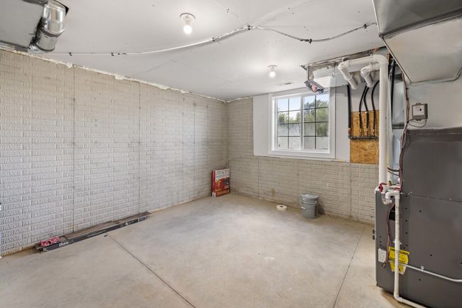 8479 Lakeshore Dr, Home with 3 bedrooms, 2 bathrooms and null parking in Dexter IA | Image 30