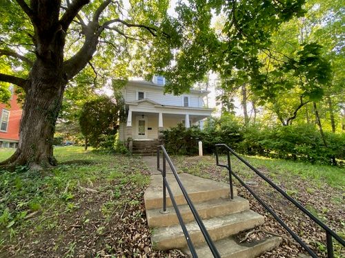 820 4th St, Charleston, IL, 61920-2708 | Card Image