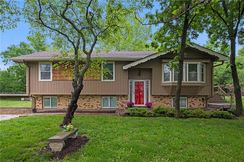 14404 Kansas Ave, Bonner Springs, KS, 66012-7022 | Card Image