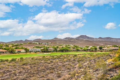 18 Brookridge Dr, Henderson, NV, 89052-6620 | Card Image