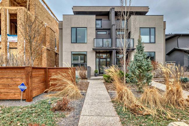 1809 Broadview Road Nw, Home with 4 bedrooms, 4 bathrooms and 3 parking in Calgary AB | Image 1