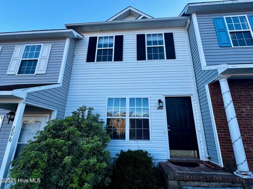 204 Meadowbrook Ln, Jacksonville, NC, 28546-7862 | Card Image