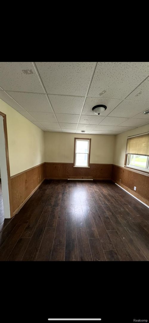 1531 Gilbert St, Saginaw, MI, 48602-1028 | Card Image