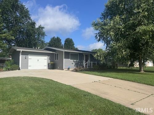 840 S Curry Pike, Bloomington, IN, 47403-1950 | Card Image