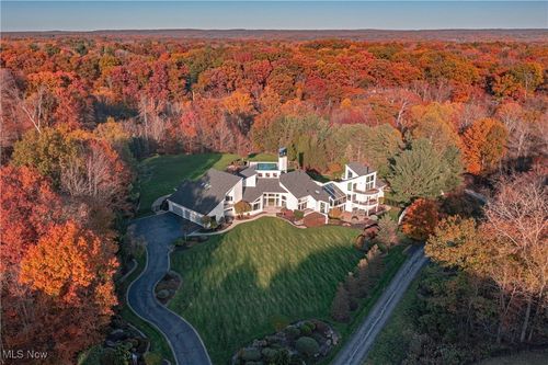 70 Basswood Ln, Moreland Hills, OH, 44022-1377 | Card Image