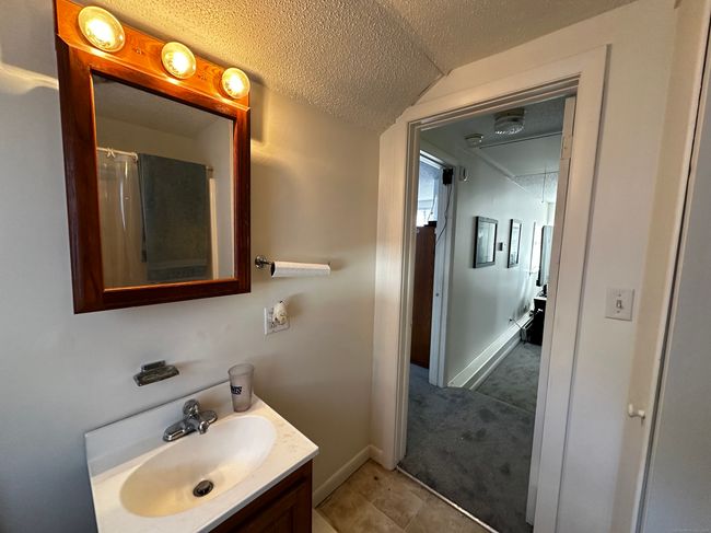 7 &amp; 7R N Washington Avenue, Home with 2 bedrooms, 2 bathrooms and 4 parking in East Lyme CT | Image 4