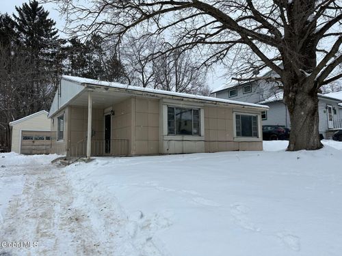 20 Henrietta Blvd, Amsterdam, NY, 12010-1111 | Card Image