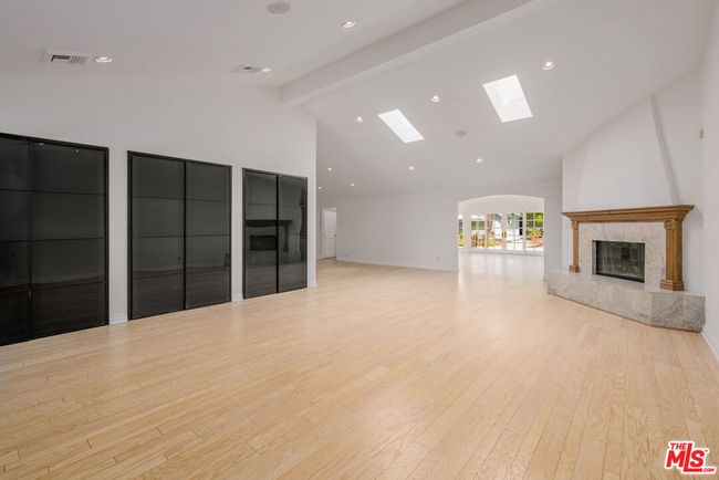 8760 White Oak Ave, House other with 4 bedrooms, 4 bathrooms and 8 parking in Sherwood Forest CA | Image 8