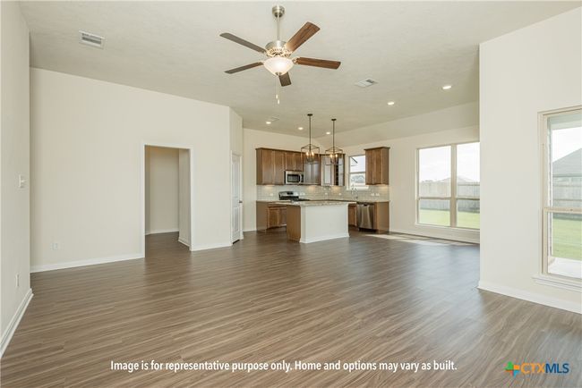 6100 Mcgregor Loop, House other with 3 bedrooms, 2 bathrooms and null parking in Killeen TX | Image 4