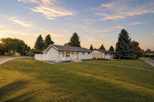 26 Otterbury Ave, Red Deer, AB, T4N5A1 | Card Image