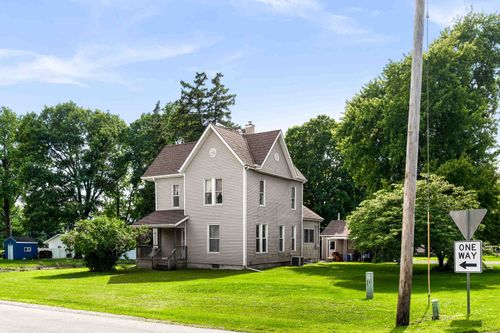 708 N Mill St, Le Roy, IL, 61752-1242 | Card Image