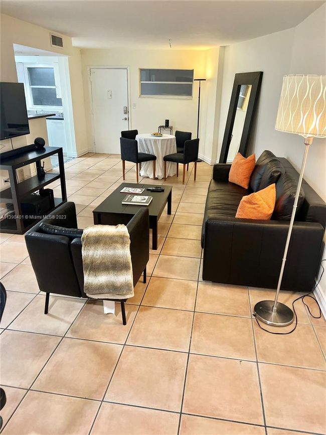APT-5A - 1881 Washington Ave, Condo with 2 bedrooms, 2 bathrooms and null parking in Miami Beach FL | Image 7
