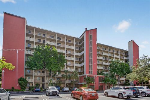apt-301-2206 S Cypress Bend Dr, Pompano Beach, FL, 33069-4436 | Card Image