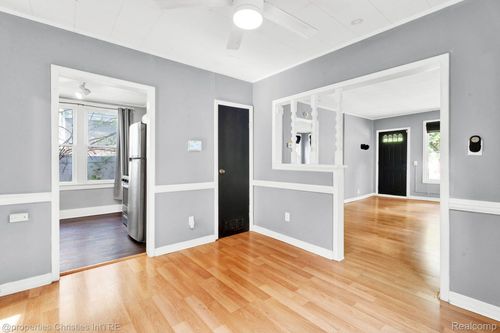 415 Laprairie St, Ferndale, MI, 48220-3213 | Card Image