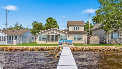 1027 E Lake Mitchell Dr, Cadillac, MI, 49601-9685 | Card Image