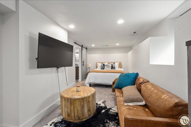 Bedroom - Basement | Image 21