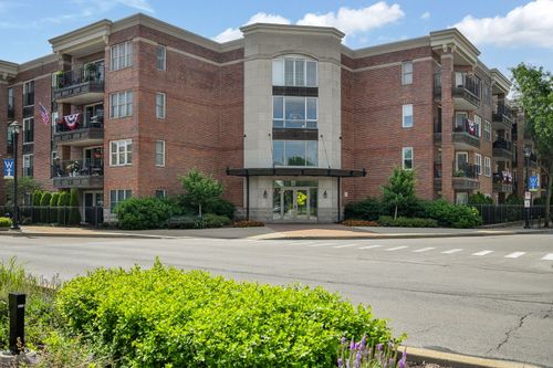 103-111 N Wheaton Ave, Wheaton, IL, 60187-5160 | Card Image