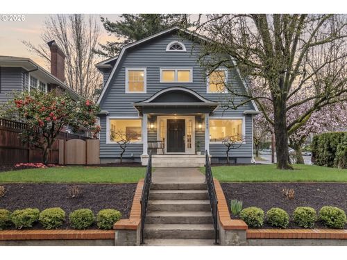 3845 Se Ankeny St, Portland, OR, 97214-2049 | Card Image