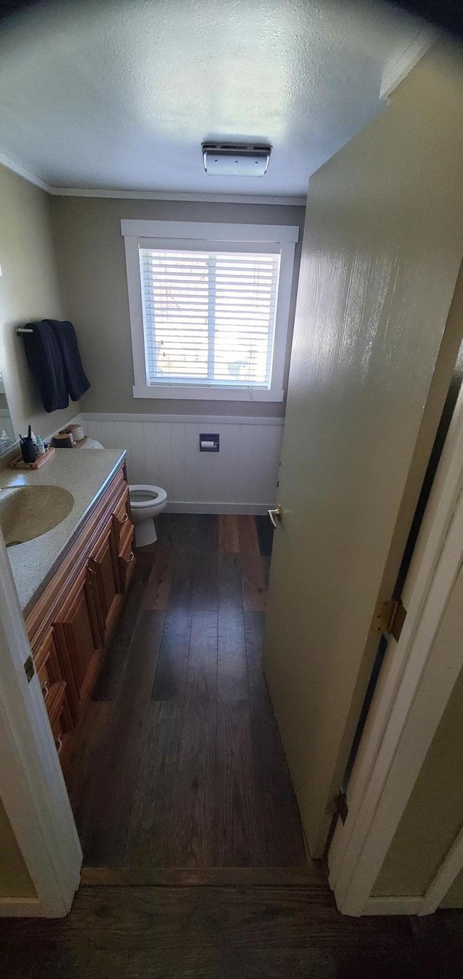 main floor bath | Image 8