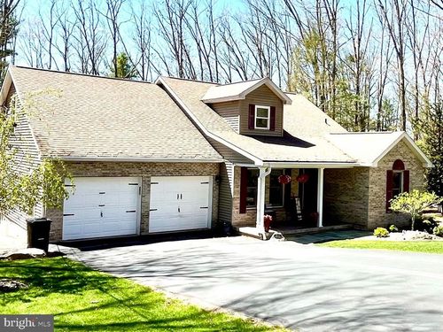 118 Arapahoe Ln, Hazleton, PA, 18202-8111 | Card Image