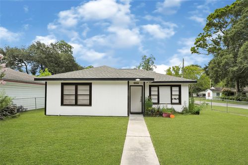 1033 W Snyder St, Alvin, TX, 77511-2026 | Card Image