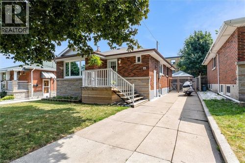 331 E 42nd St, Hamilton, ON, L8T3A6 | Card Image