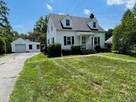 Sherwood Pl, Hyde Park, NY 12538