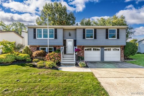 3975 Autumnway Ln, Hamburg, NY, 14075-2303 | Card Image