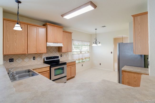 127 Still Brook Ln, House other with 3 bedrooms, 2 bathrooms and null parking in Cibolo TX | Image 8