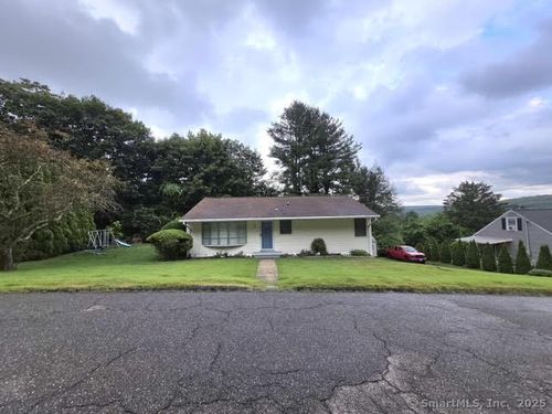 6 Morningstar Dr, Seymour, CT, 06483-3015 | Card Image