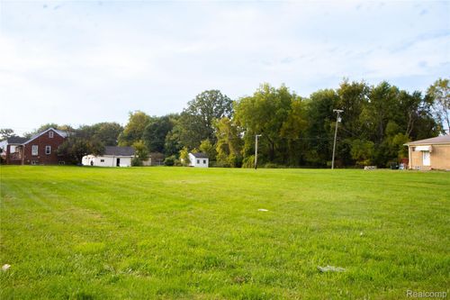 33925 Mound Rd, Sterling Heights, MI, 48310-6610 | Card Image