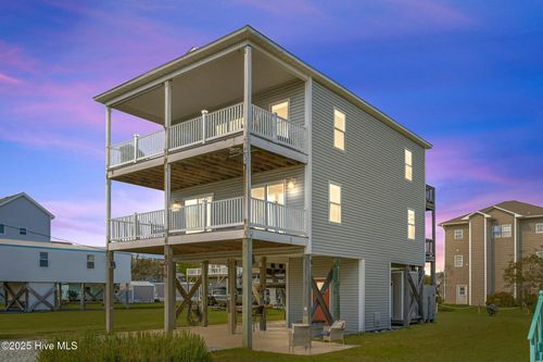 8014 8th St, Surf City, NC, 28445-8649 | Card Image