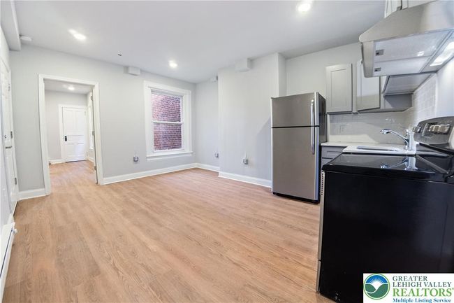 827 W Linden St, Condo with 11 bedrooms, 8 bathrooms and 3 parking in Allentown PA | Image 8