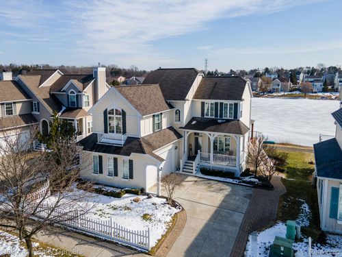 1015 Watersedge Ct, Oxford, MI, 48371-3688 | Card Image