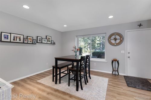 3673 Highview St, West Bloomfield, MI, 48324-2633 | Card Image