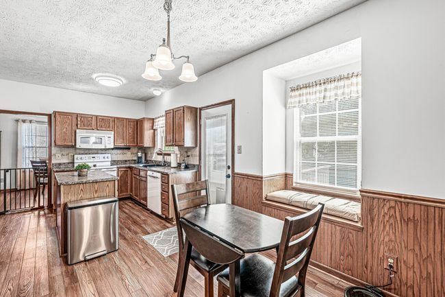Breakfast area | Image 12