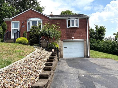 515 Glen Shannon Dr, Castle Shannon, PA, 15234-2516 | Card Image
