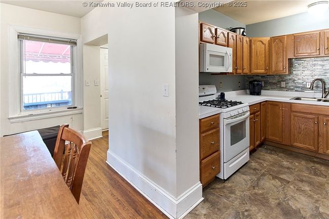 APT-231 - 1313 Lee St E, Condo with 2 bedrooms, 2 bathrooms and null parking in Charleston WV | Image 18