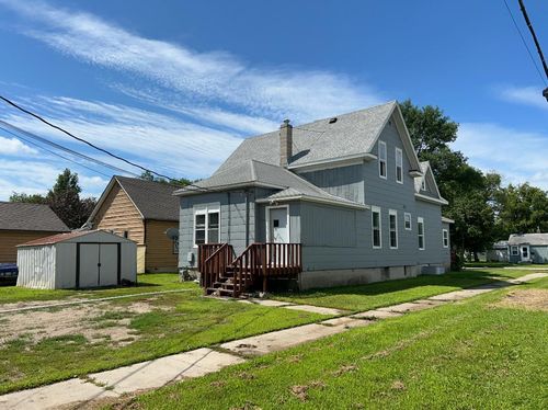 230 11th St N, Breckenridge, MN, 56520-1633 | Card Image