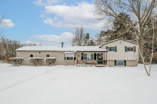 1420 Country Club Dr, Niles, MI, 49120-4230 | Card Image