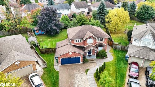 32 Elsley Crt, Guelph, ON, N1C1C8 | Card Image