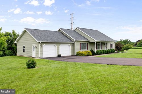660 Bissets Ln, Bloomsburg, PA, 17815-7934 | Card Image
