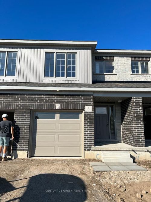 5 W Mill St, Ayr, ON, N0B1E0 | Card Image